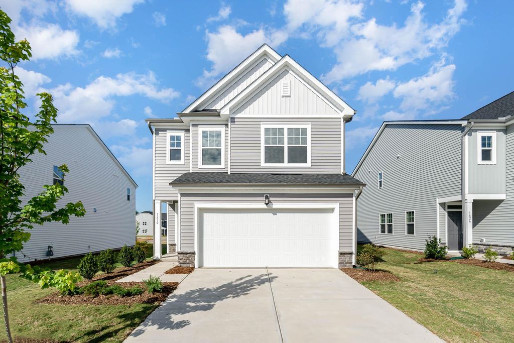 1630 Chestnut Tree Dr, Fuquay Varina, NC 27526