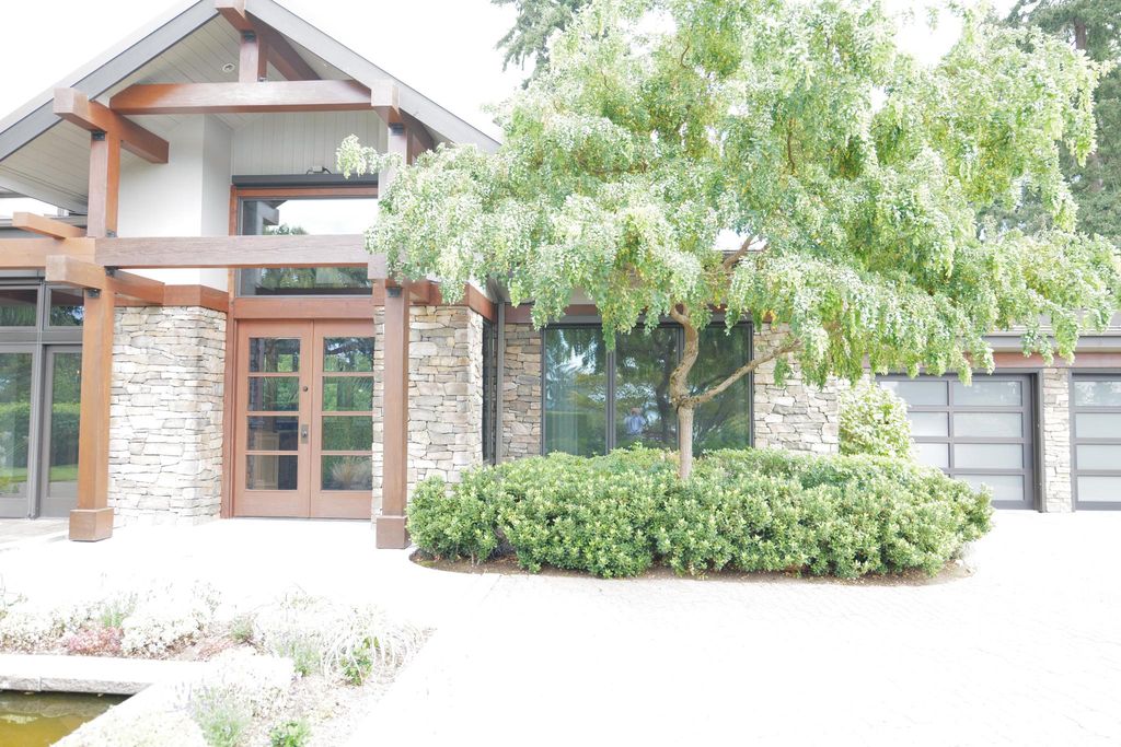8740 NE 2nd Pl, Medina, WA 98039