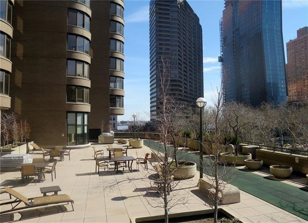 330 E 38th St 15c New York Ny Trulia