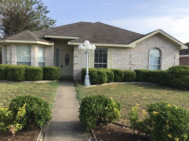 1116 Castleman Dr, Cedar Hill, TX 75104