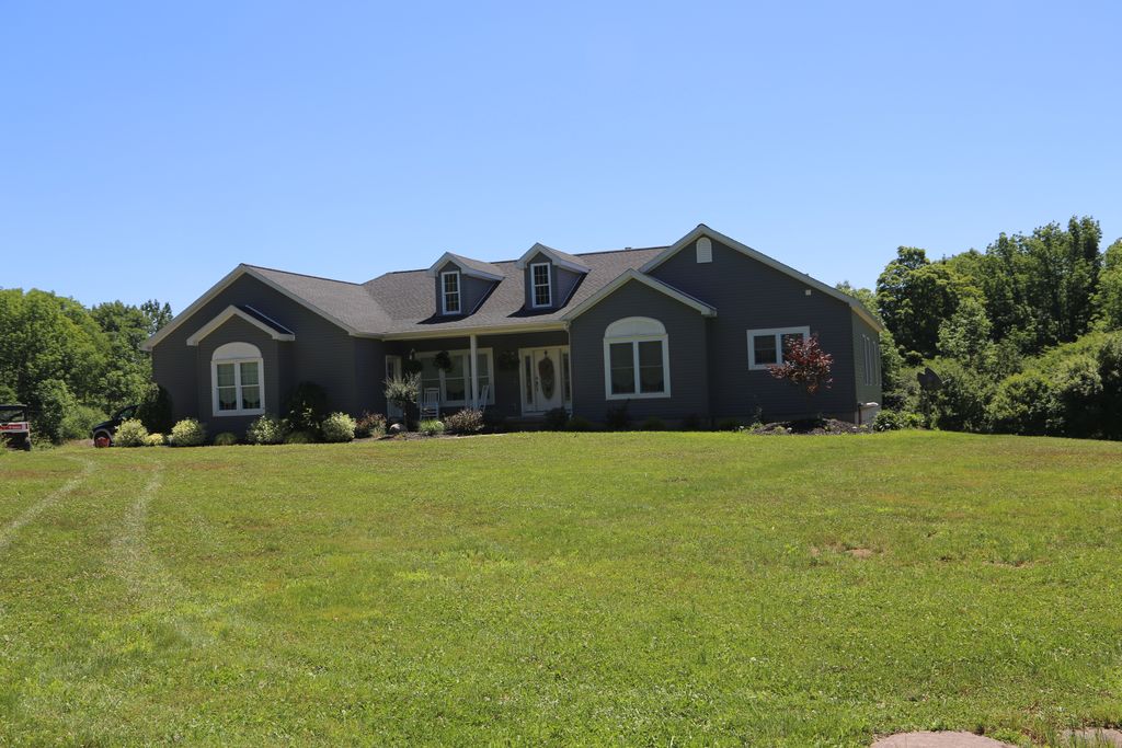 1123 McMurdy Hill Rd, Hobart, NY 13788