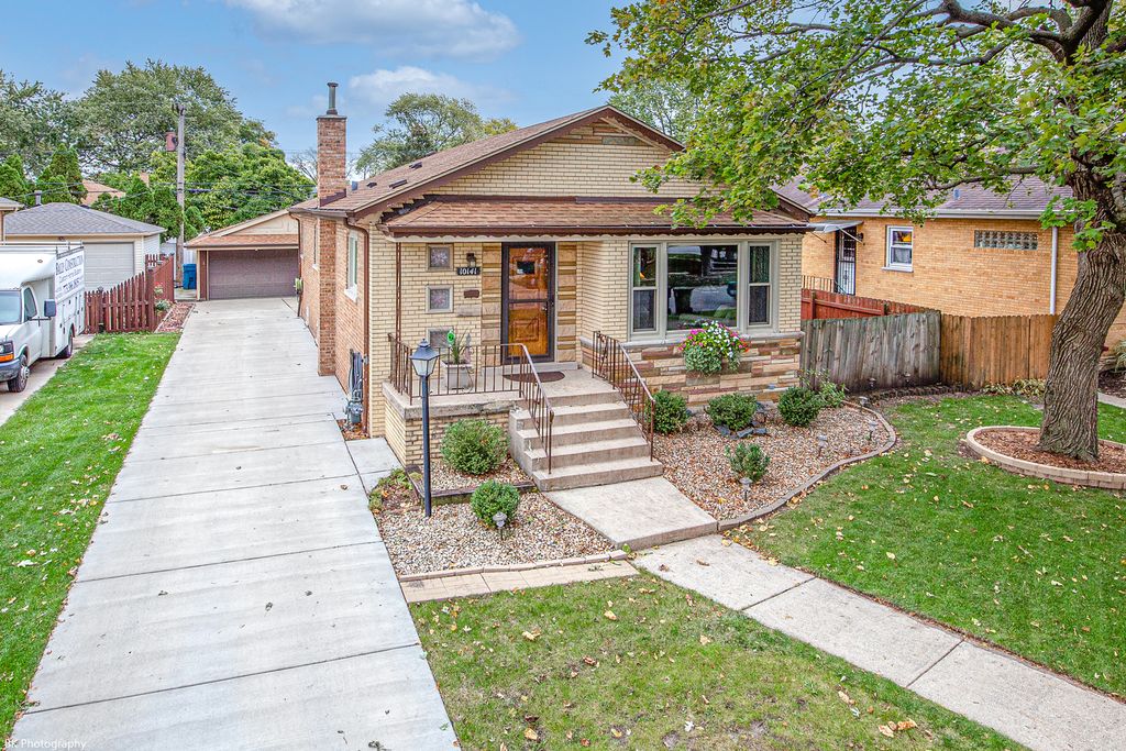 10141 S Keeler Ave, Oak Lawn, IL 60453