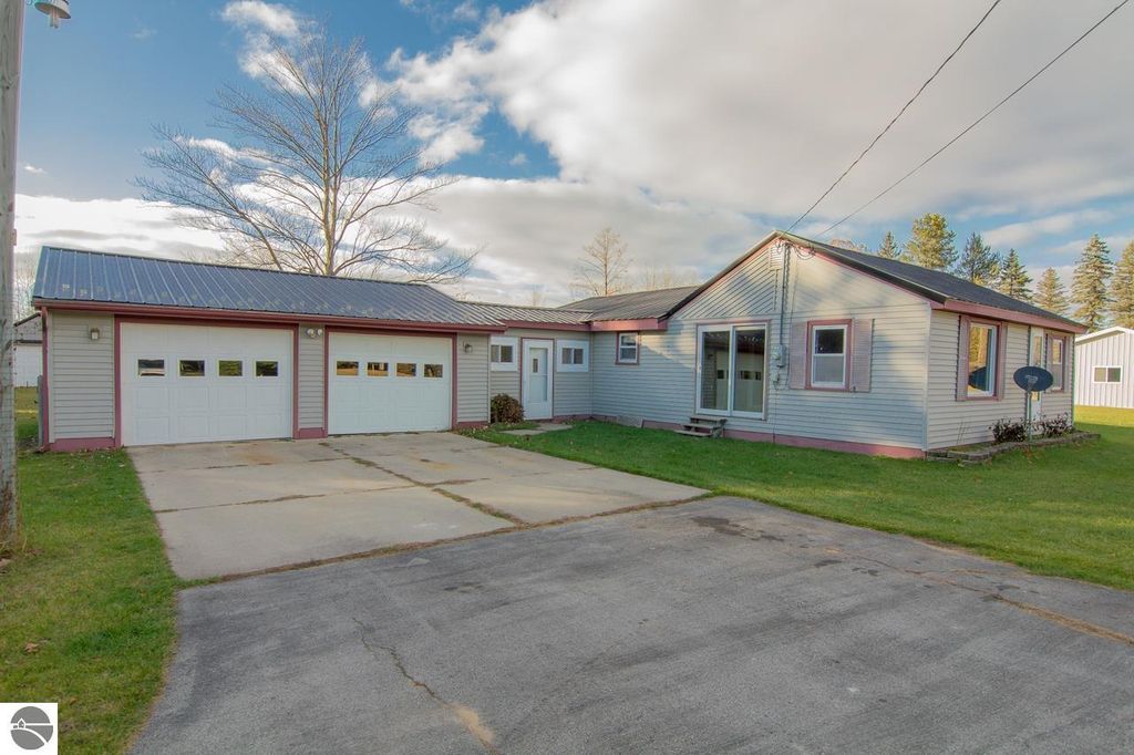 6465 N Geneva Rd, Coleman, MI 48618 Trulia