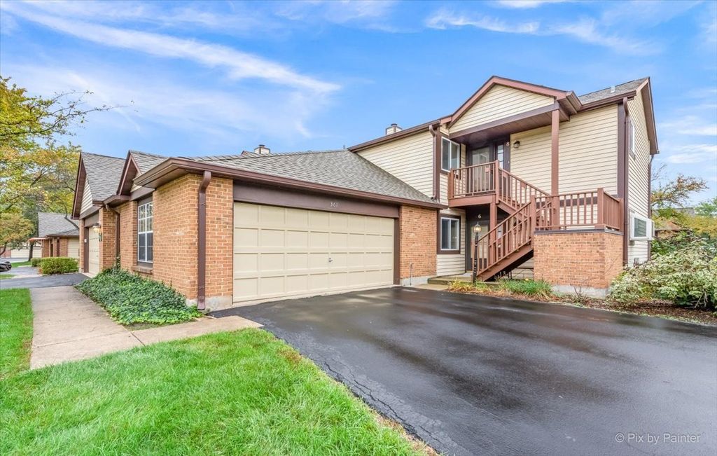 361 Sandhurst Cir #8, Glen Ellyn, IL 60137