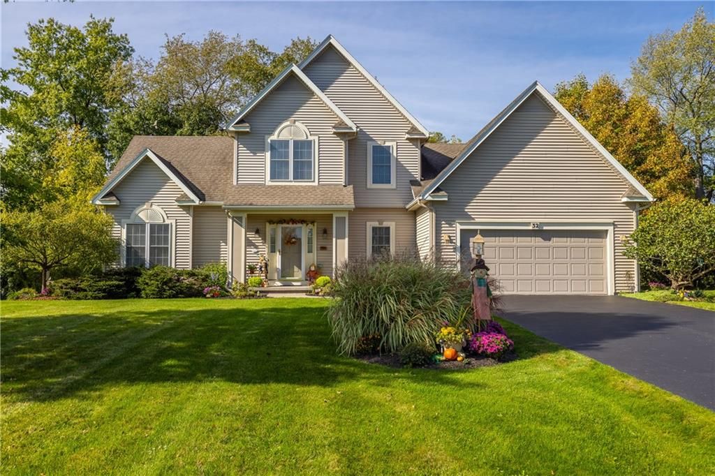 32 Terrace Hill Dr, Penfield, NY 14526