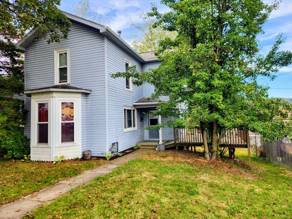 104 W  6th St, Oil City, PA 16301