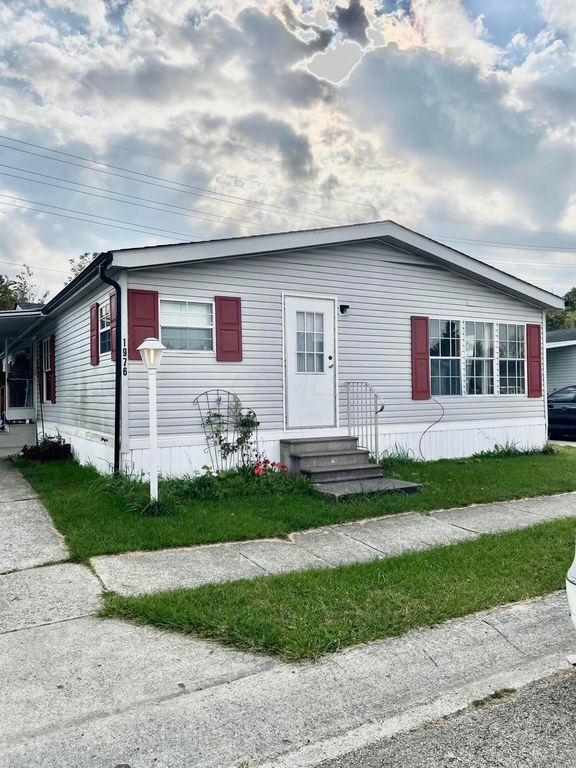 1976 Bluffstone Ct, Grove City, OH 43123