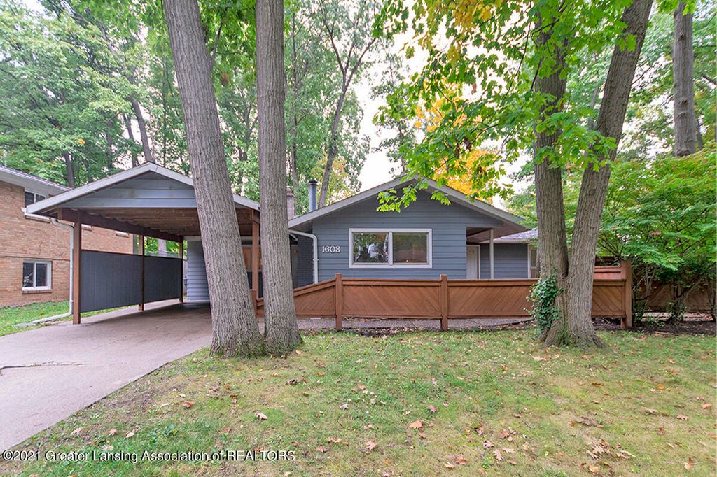 1608 Columbine Dr, East Lansing, MI 48823