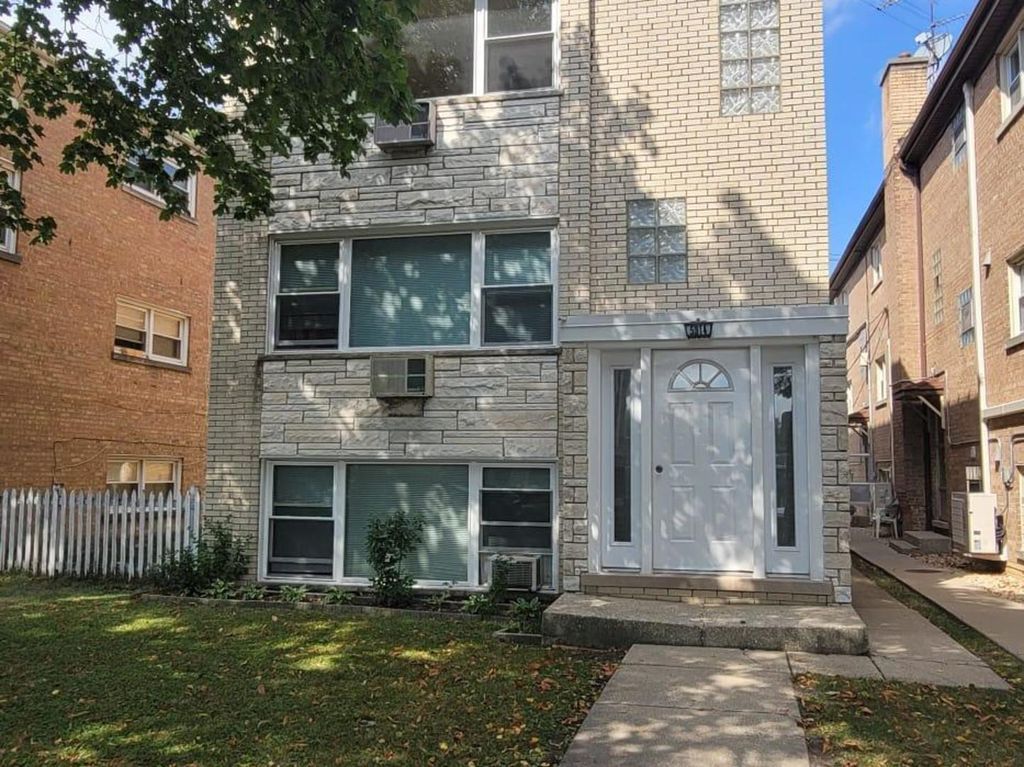 5914 W Gunnison St #2, Chicago, IL 60630