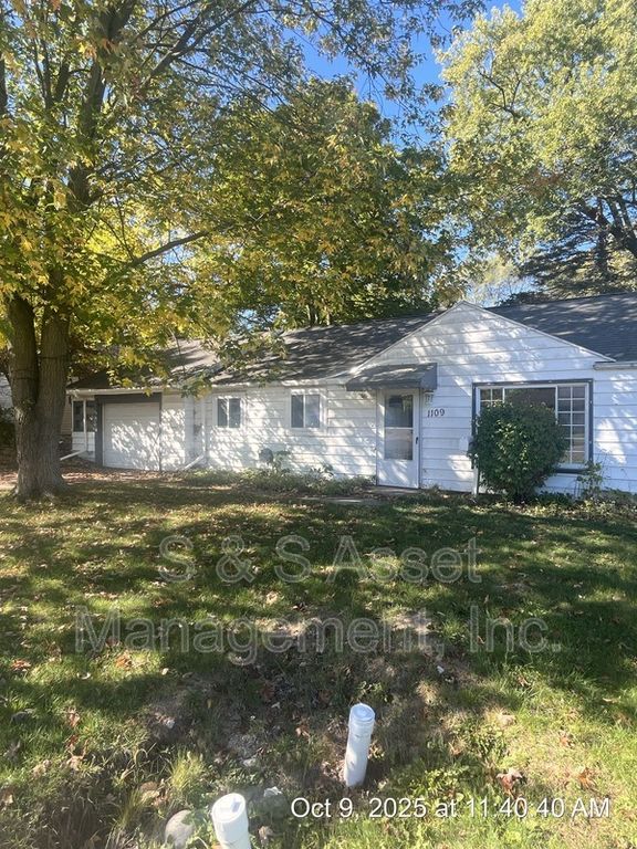 1109 Eastfield Rd, Lansing, MI 48917