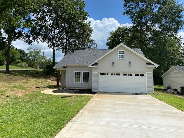 500 E Kings Gate Rd, Knoxville, TN 37934