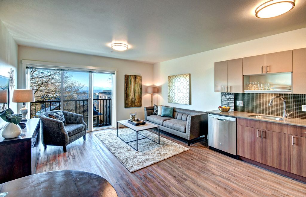 123 18th Ave E, Seattle, WA 98112