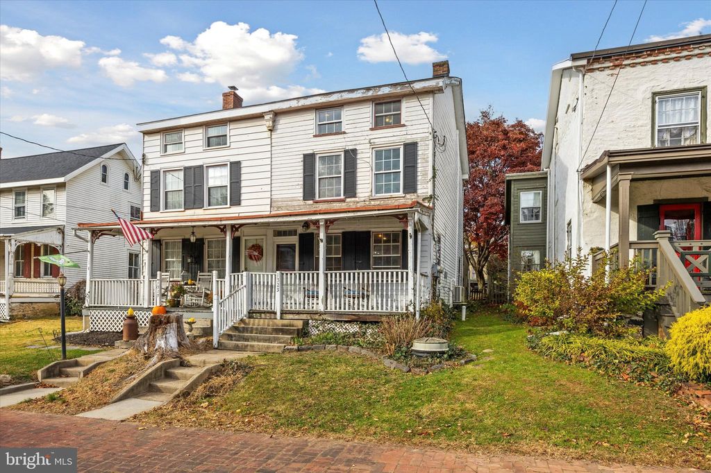1325 W  Strasburg Rd, West Chester, PA 19382