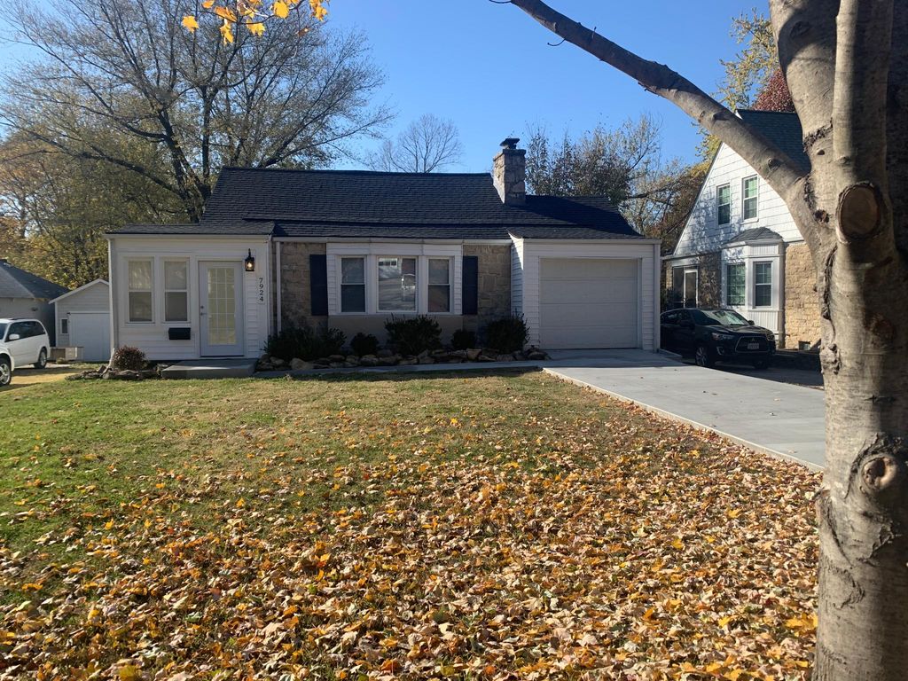 7924 Ward Parkway Plz, Kansas City, MO 3 Bed, 1 Bath SingleFamily