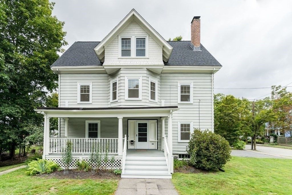 3 Bacon Pl, Newton Upper Falls, MA 02464