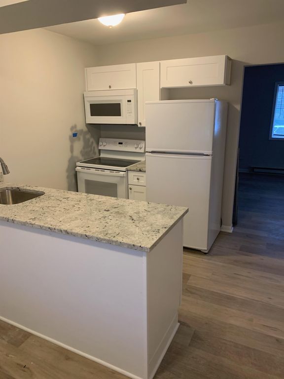 744 Gillette Ave #B3, Aurora, IL 60506