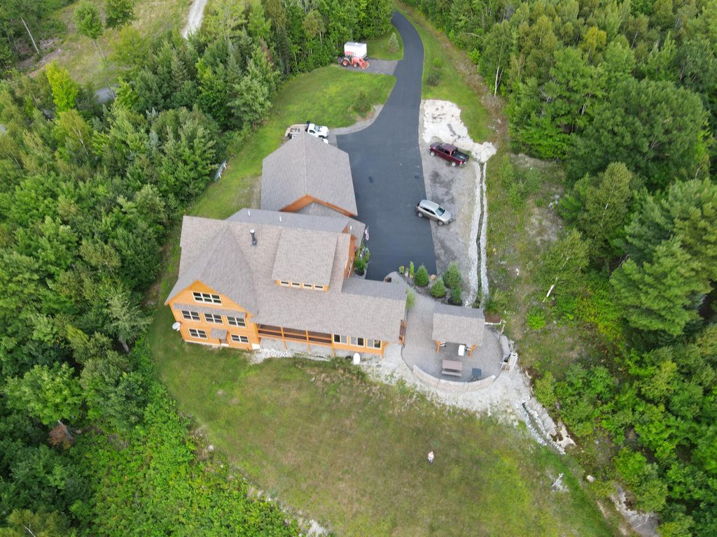 25 Sky View Dr, Bethel, ME 04217