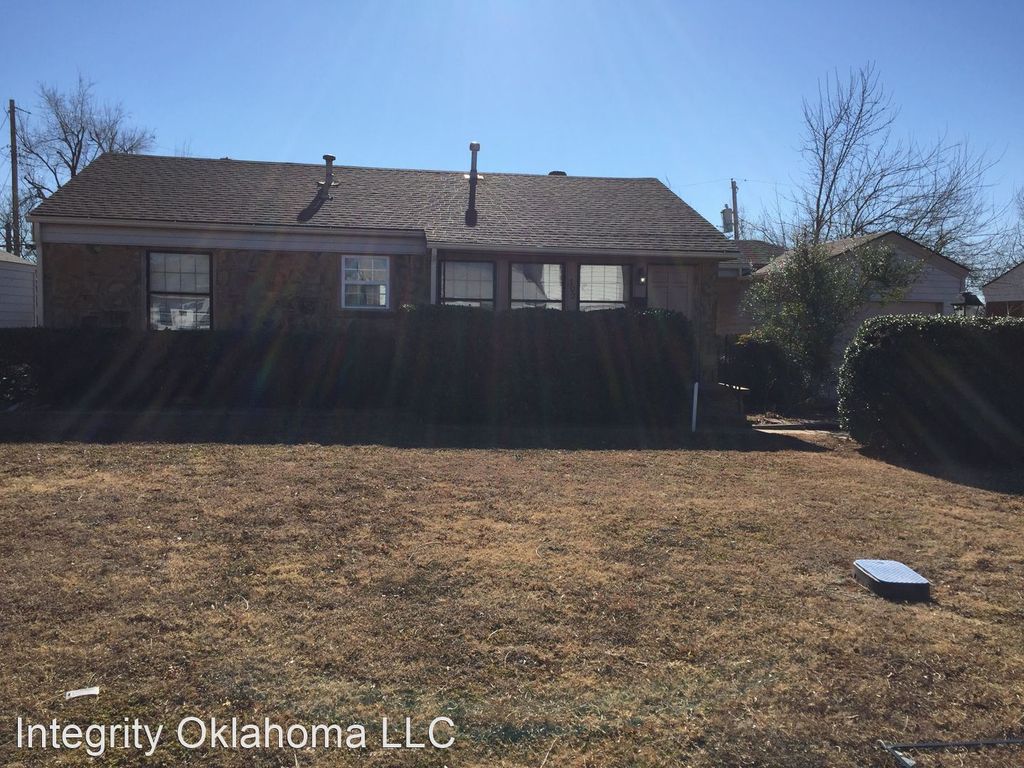 302 E  Marshall Dr, Midwest City, OK 73110