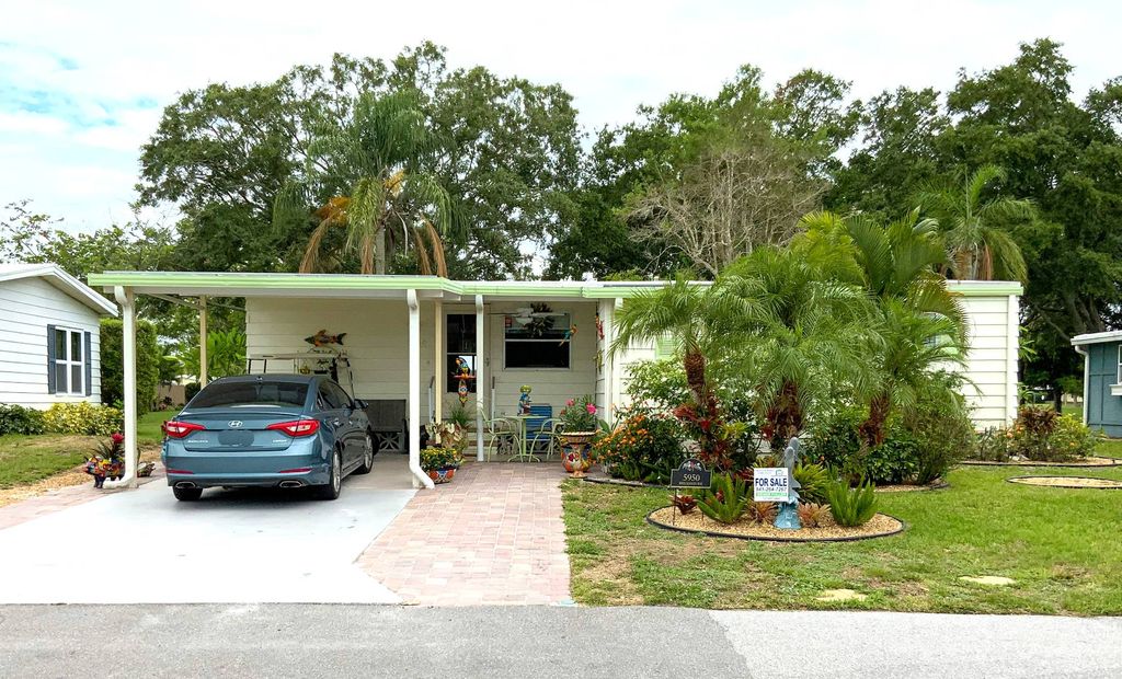 5950 Brigadoon Way, Sarasota, FL 34233