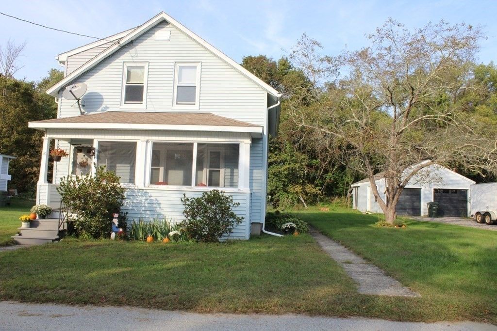 18 Railroad Ave, Webster, MA 01571