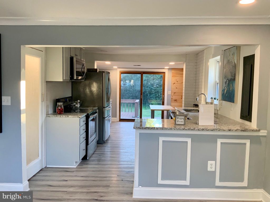 1105 John St, Shady Side, MD 20764