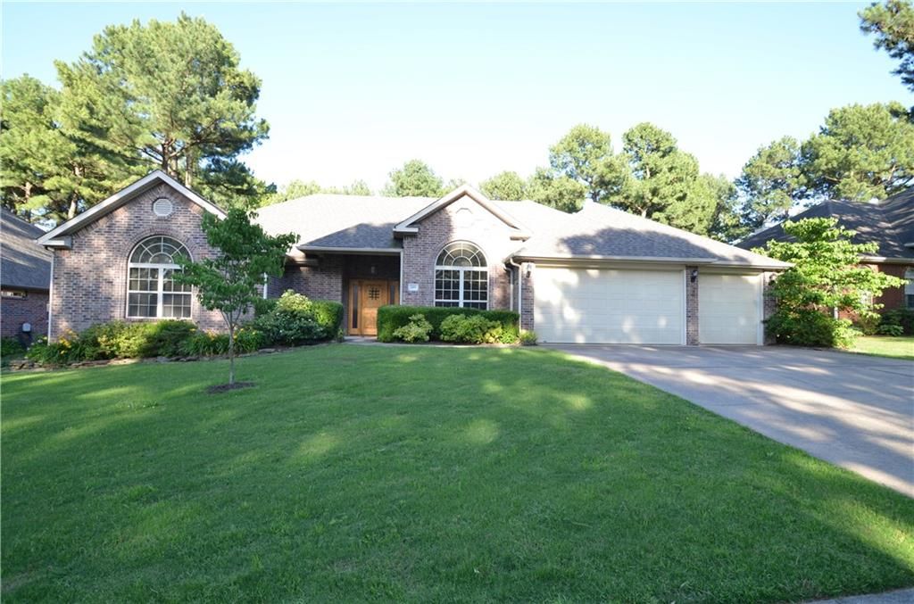 2499 Longwood St, Springdale, AR 5 Bed, 3 Bath Single
