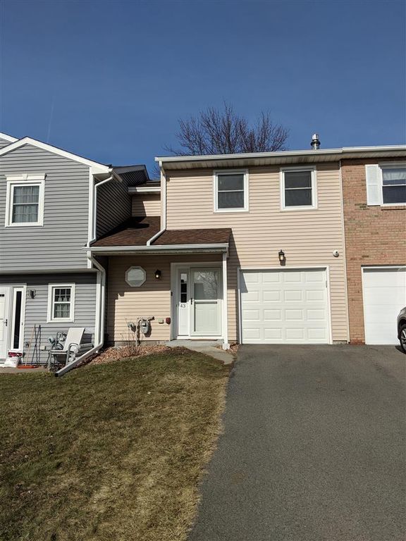 43 Stirrup Dr, East Greenbush, NY - 2 Bed, 1.5 Bath Single-Family Home