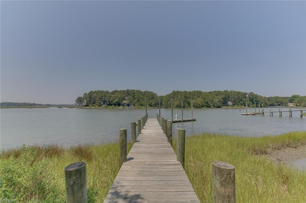2928 Estates Dr, Virginia Beach, VA 23454