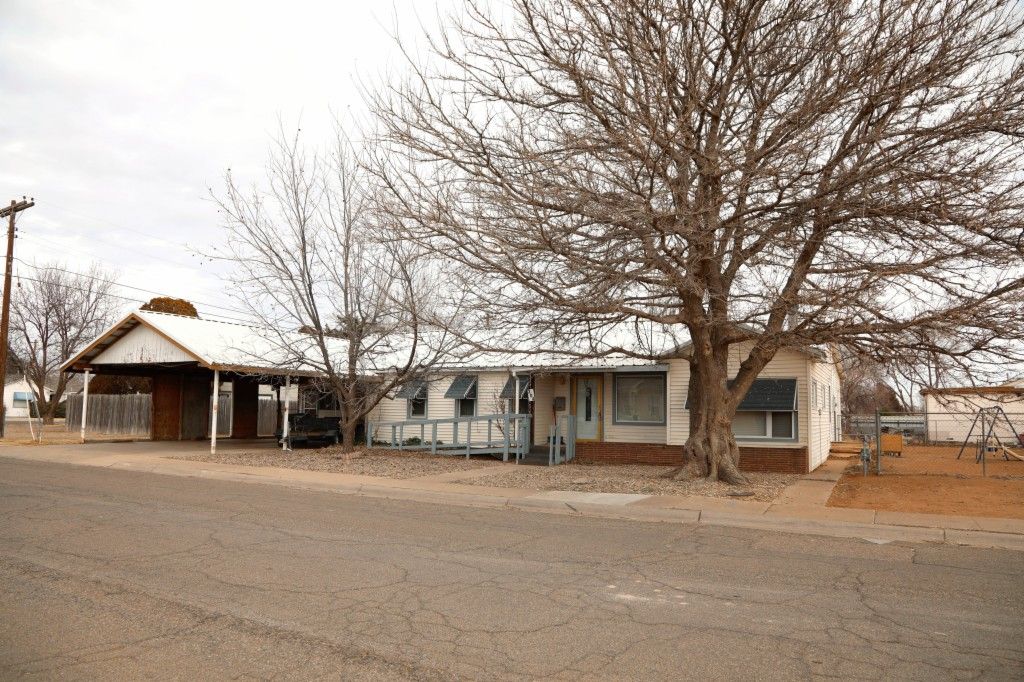 204 Torreon Dr, Clovis, NM 88101