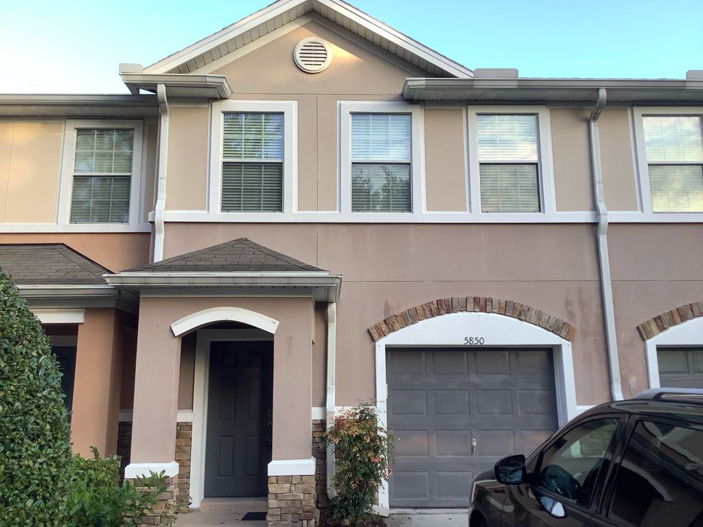 5850 Pavilion Dr, Jacksonville, FL 32258