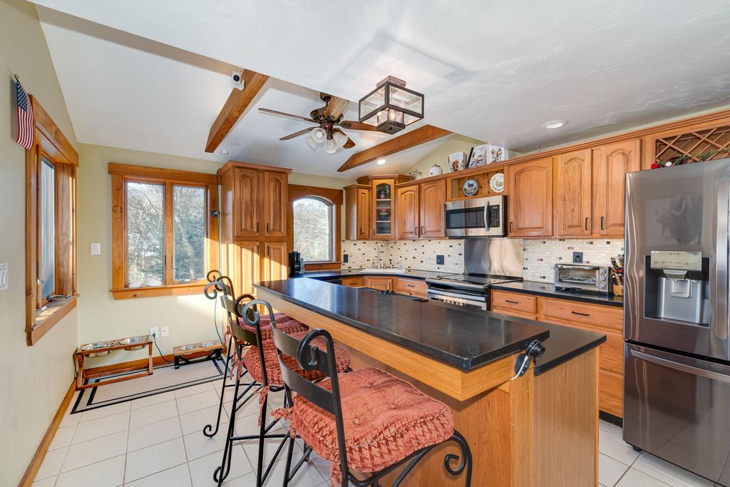 8 Radcliffe Road, Mashpee, MA 02649