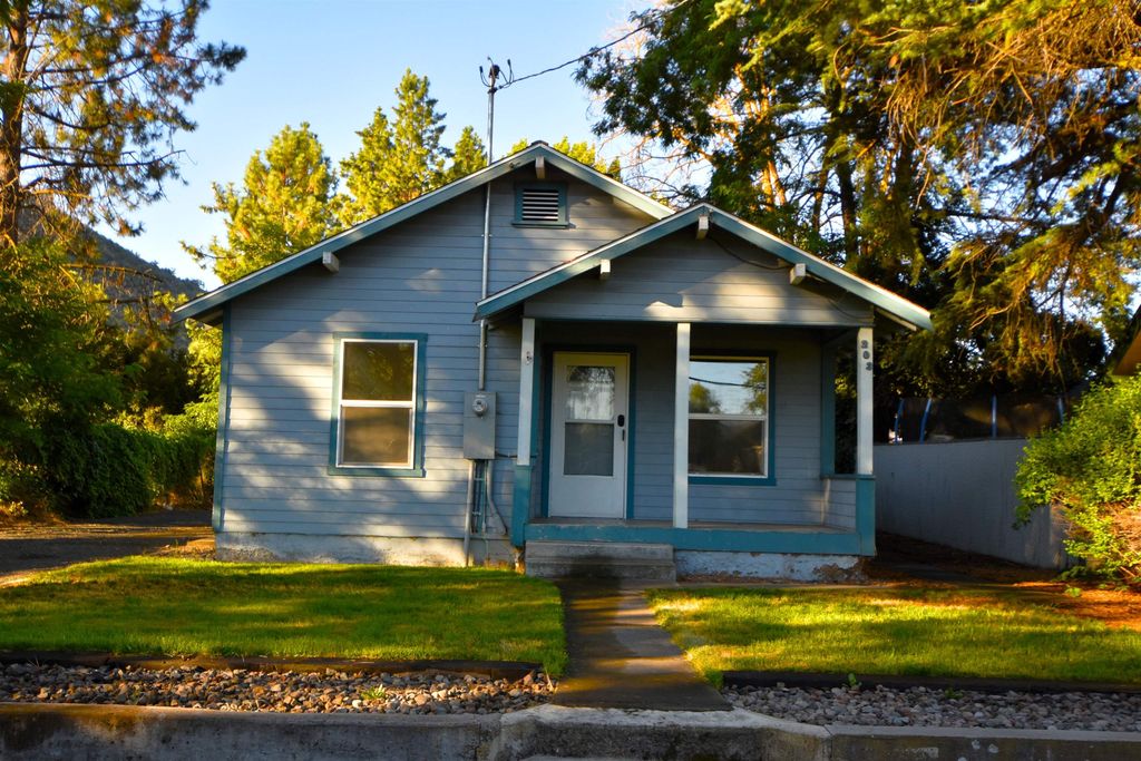 203 E Raymond St, Yreka, CA 96097 MLS 20240873 Trulia