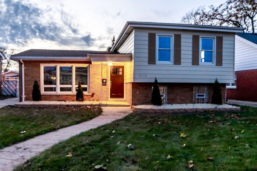 10120 Mulberry Ave, Oak Lawn, IL 60453