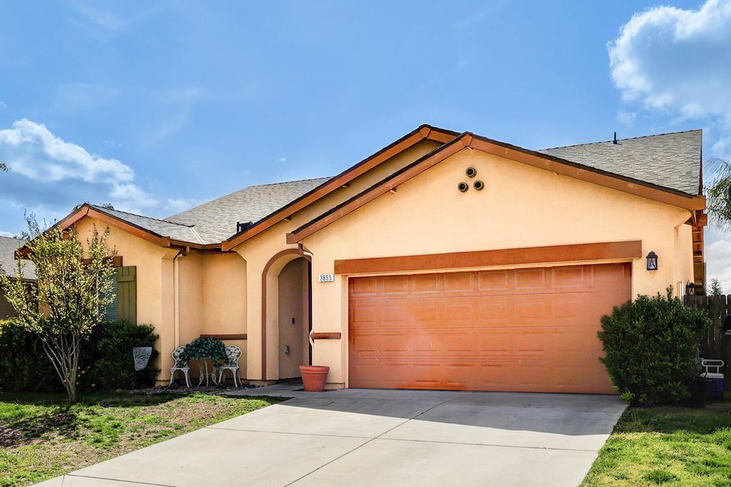 3855 E Mary Avenue, Visalia, CA 93292