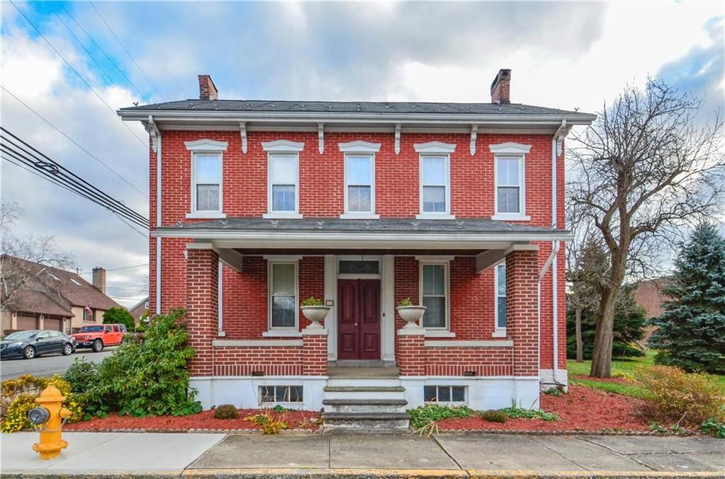 102 Locust St, Macungie, PA 18062