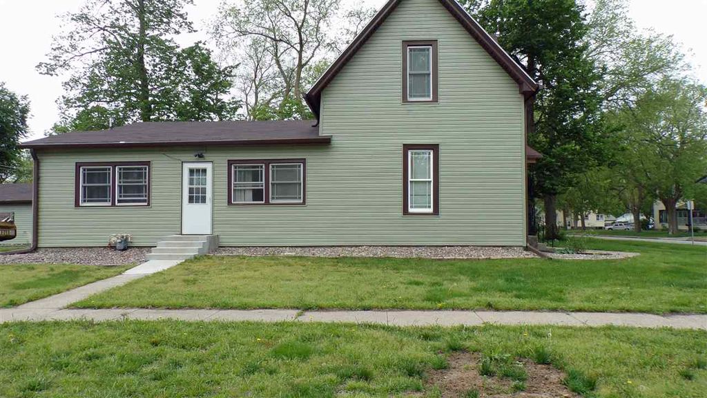 1803 11th St, Columbus, NE 68601