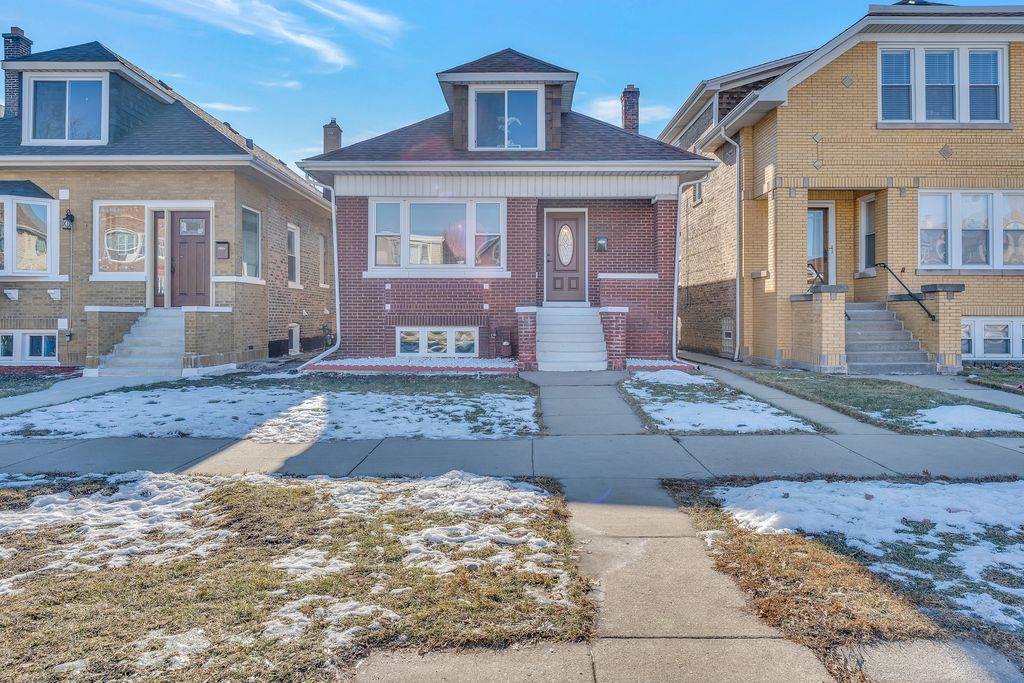5237 W Henderson St, Chicago, IL 60641