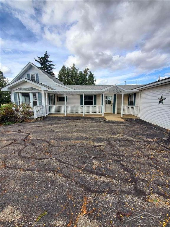 6974 McEldowney Rd, Gagetown, MI 48735