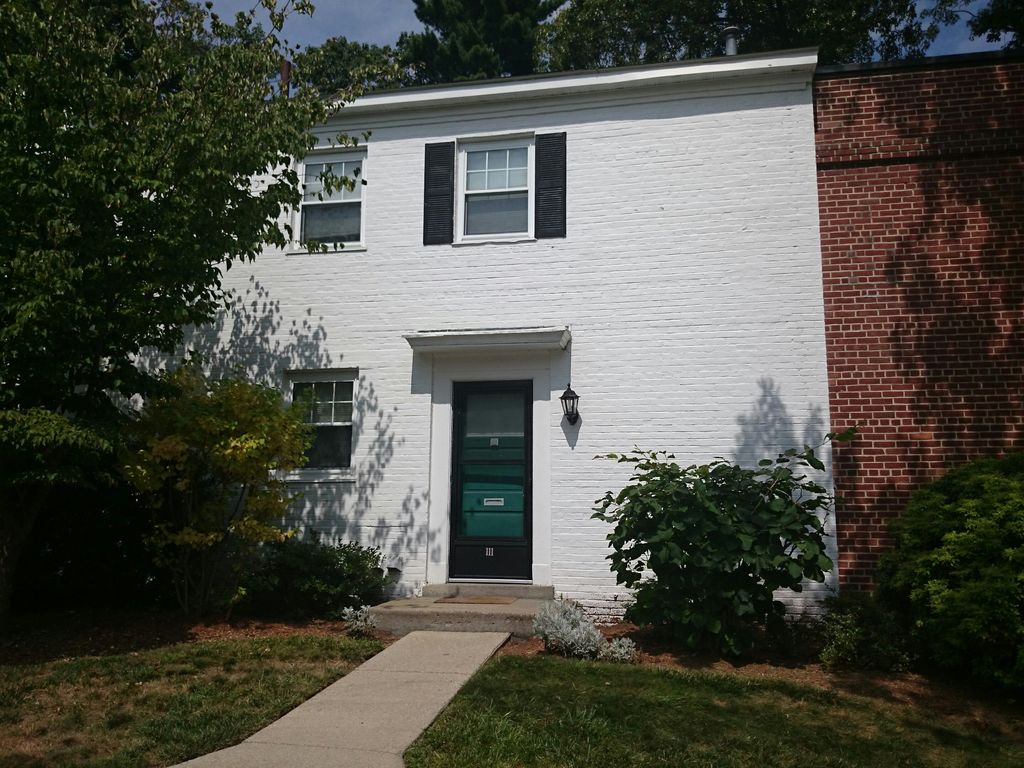 144 Sherman Rd, Chestnut Hill, MA 02467