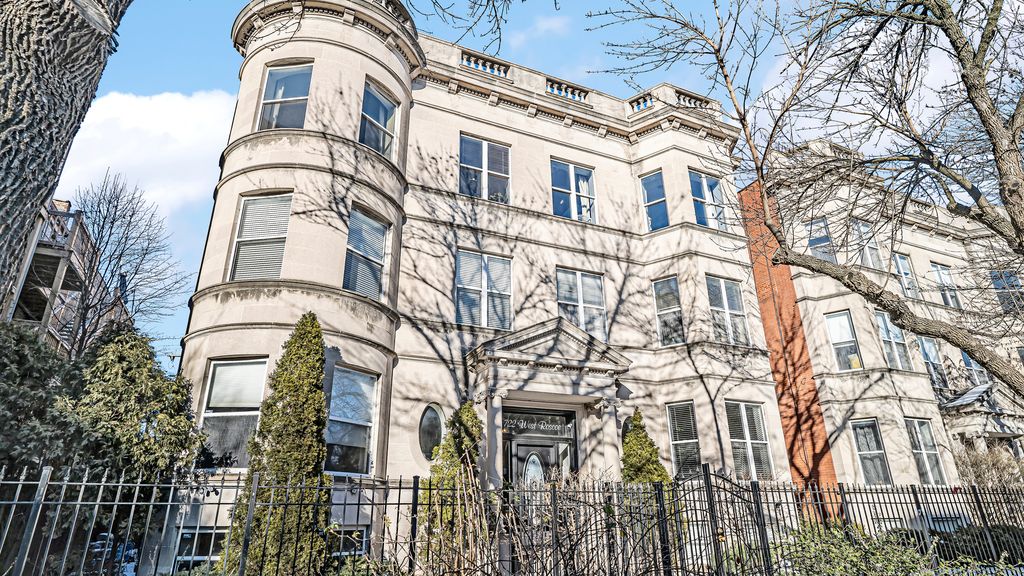 722 W Roscoe St #1E, Chicago, IL 60657