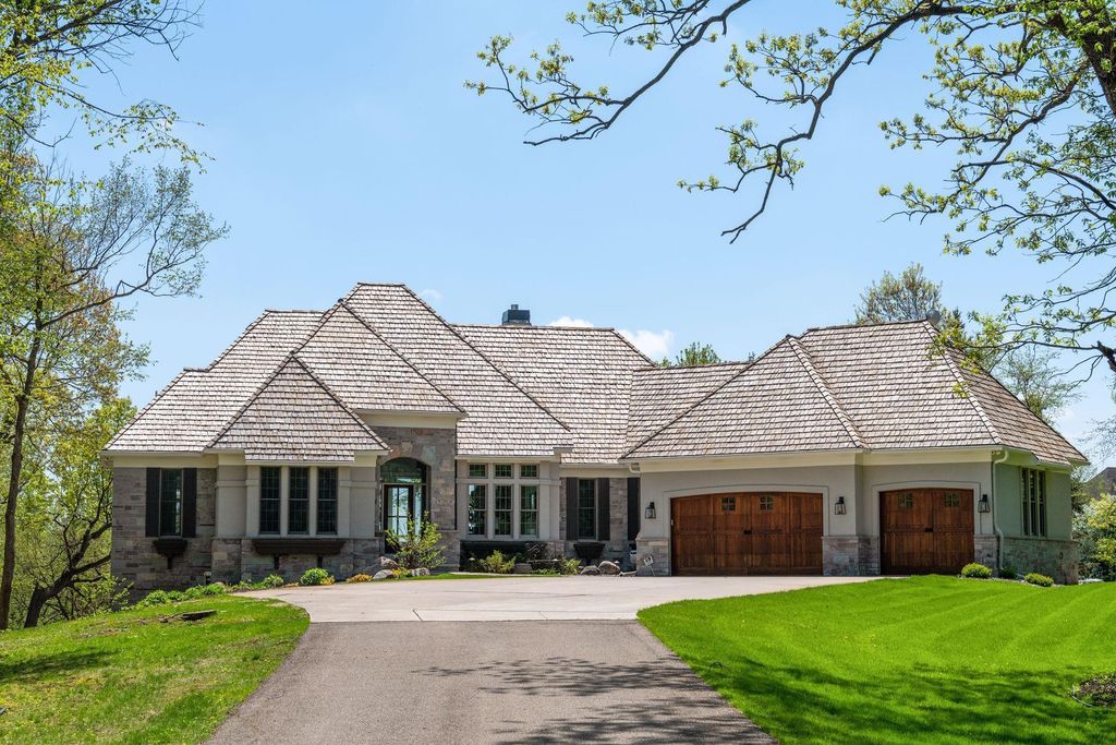 8791 Legends Club Dr, Prior Lake, MN 55372