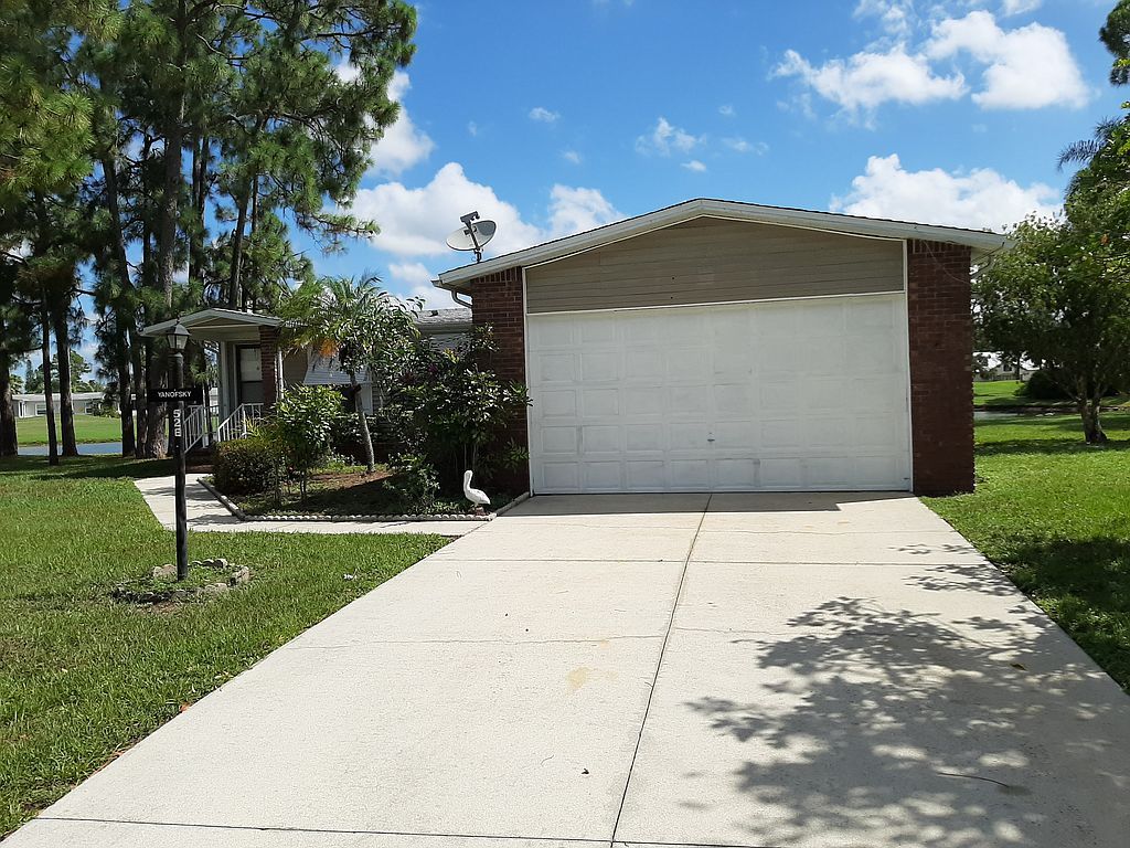 10302 Sugar Mill Ct, North Fort Myers, FL 33903