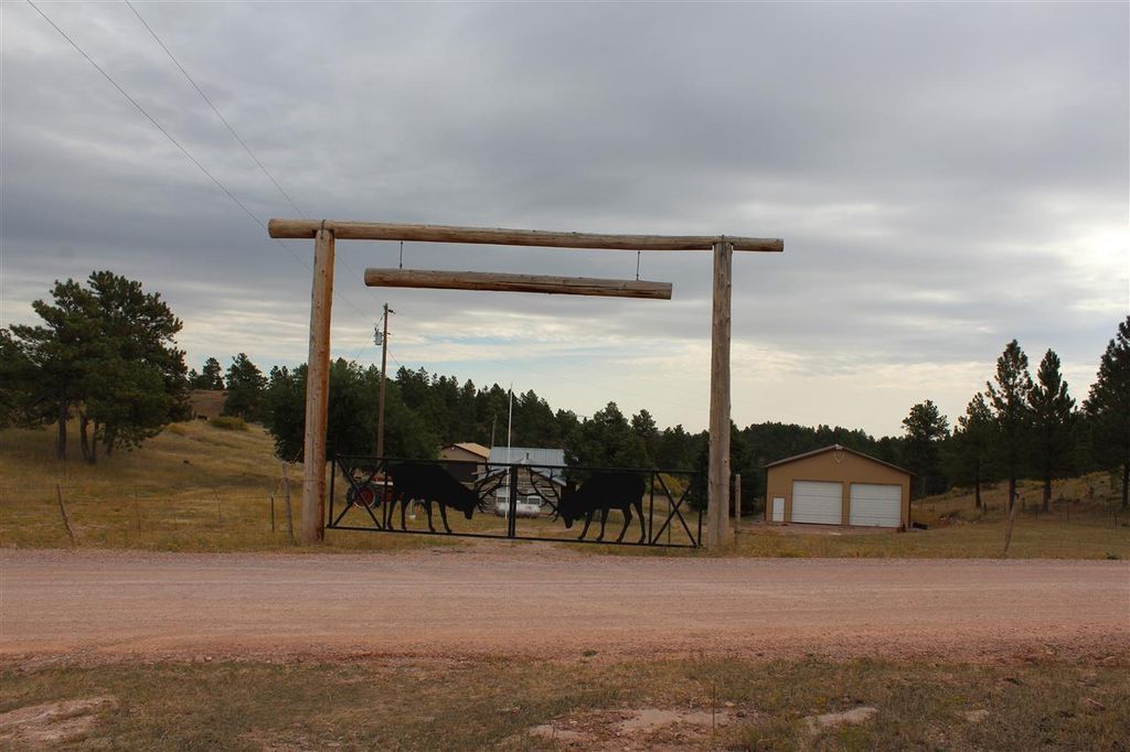 12616 Argyle Rd, Hot Springs, SD 57747