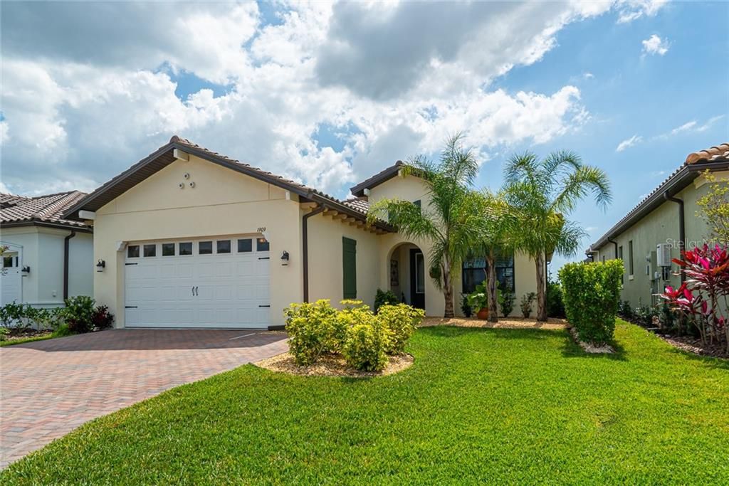 1909 6th St E, Palmetto, FL 3 Bed, 3 Bath SingleFamily Home 95