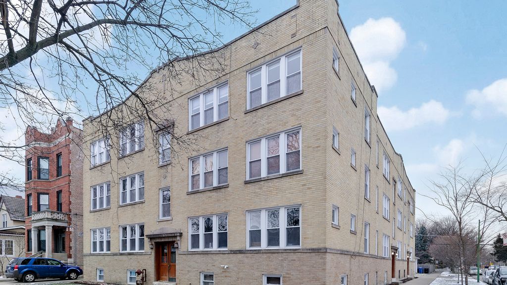 4452 N Kenneth Ave #1, Chicago, IL 60630