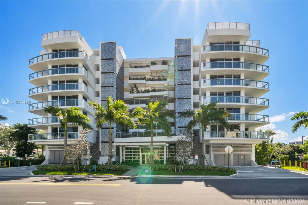 1100 100th St #504, Miami Beach, FL 33154