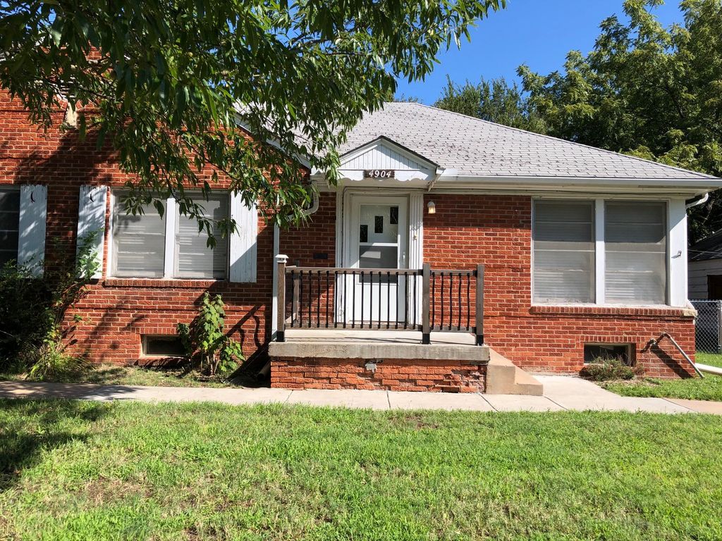 4904 E Waterman St, Wichita, KS 67218