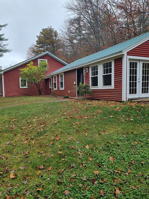 414 Blueberry Ln, North Conway, NH 03860