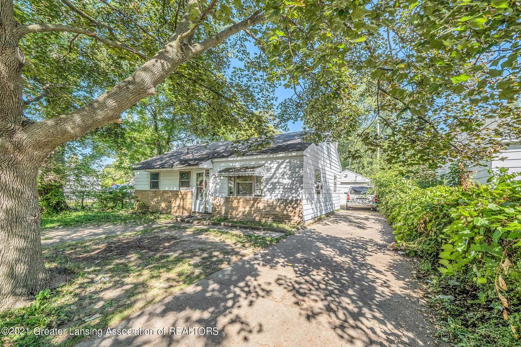 3102 Westmont Ave, Lansing, MI 48906