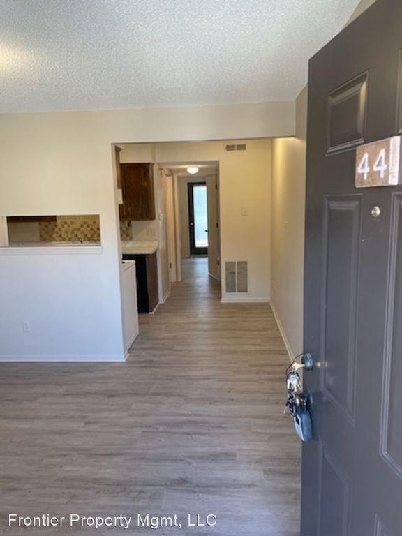 223 Dix Rd #44, Jefferson City, MO 65109